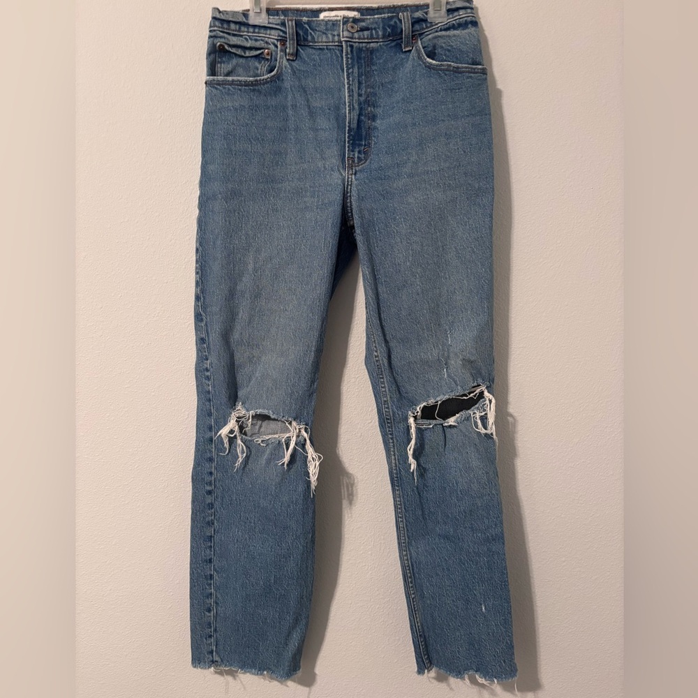 A&F 90s Straight Ultra High-Rise Jean